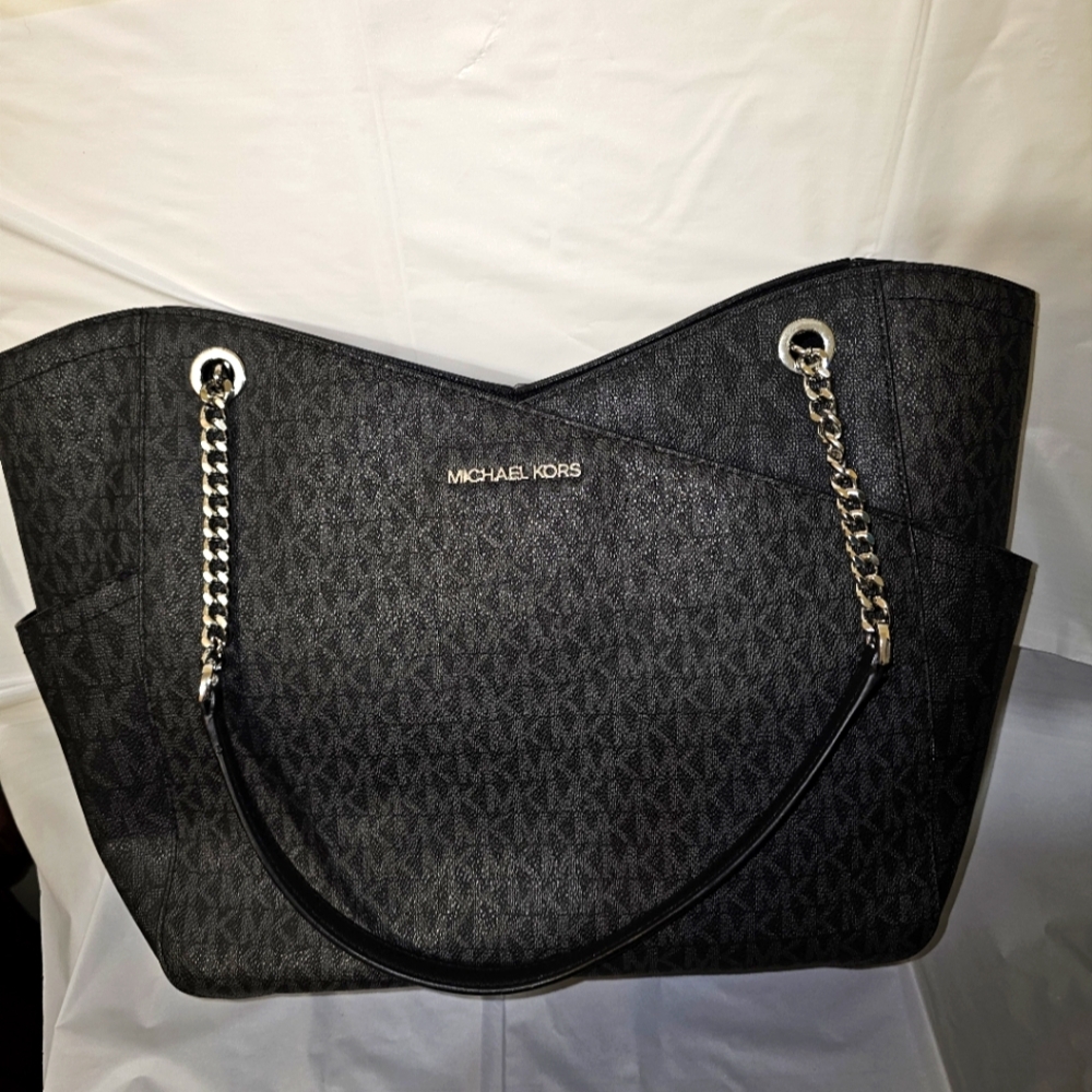 Michael Kors Jet Set Travel Purse